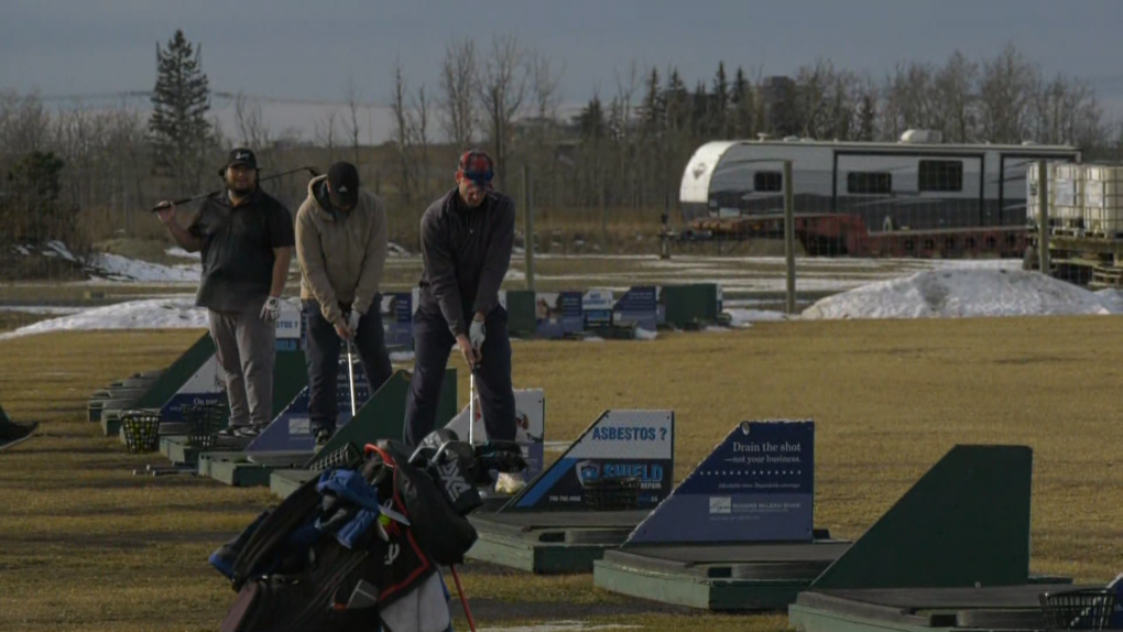 They’re a blissful pack’: Edmonton golf club opens for warm end of the week